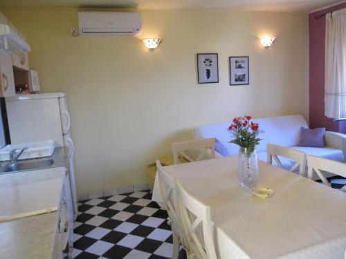 Apartment Sini?a - 300 M From Beach