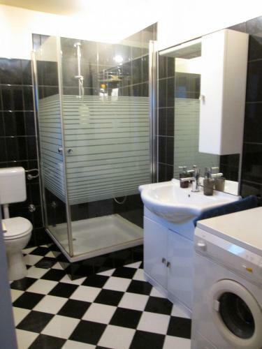 Apartment Sini?a - 300 M From Beach