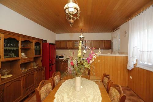 Apartment Senija - 150m From Beach