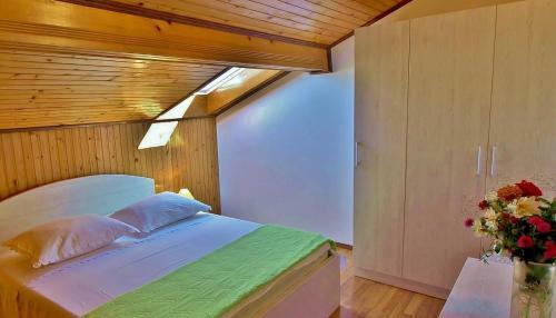 Apartments Ana - 50m From Sea