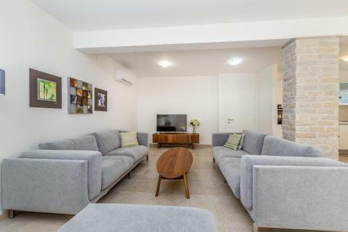 Holiday House Milovcici