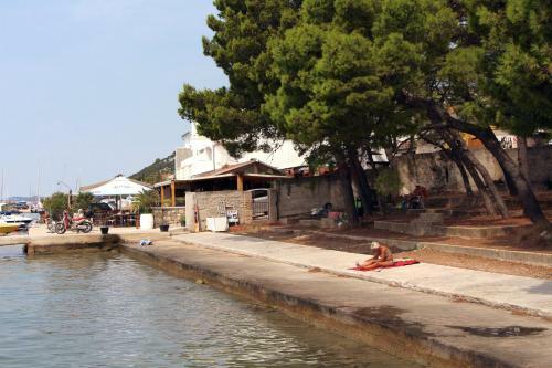 Apartamento Studio In Tisno With Wifi