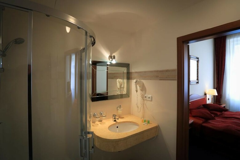 Ariston & Ariston Patio Hotel