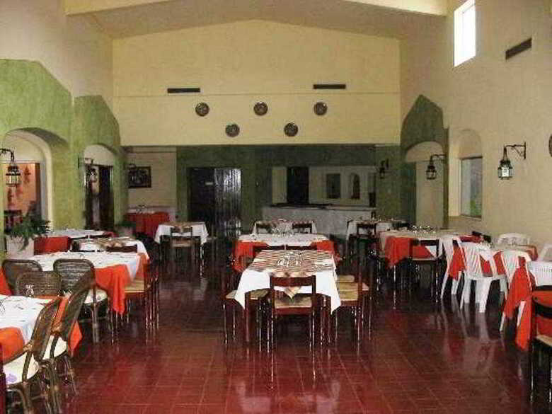 The Iron Gate Hotel & Suites