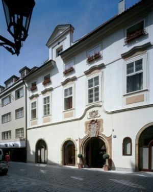 The Iron Gate Hotel & Suites