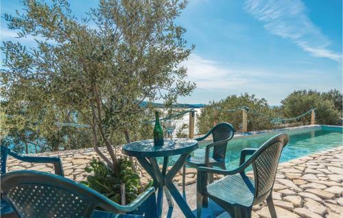 Three-bedroom Holiday Home In Tkon