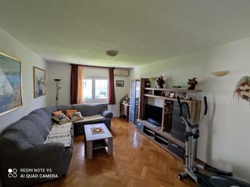 Apartments Jo?ko - 70 M From Beach