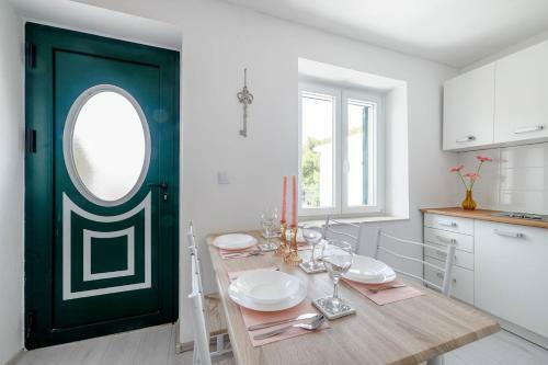 Hostal Apartments Paola