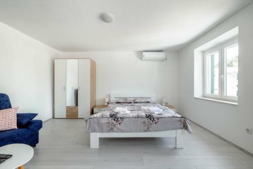 Hostal Apartments Paola