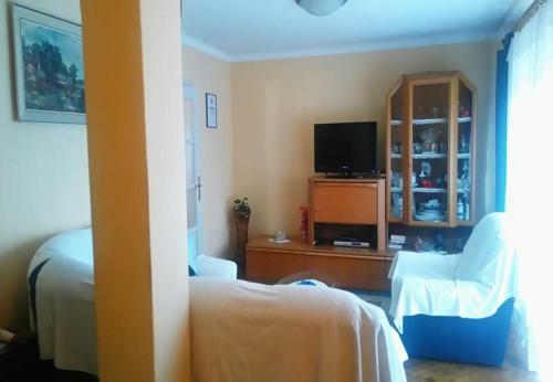 Holiday Home Tomislav-100m From Sea