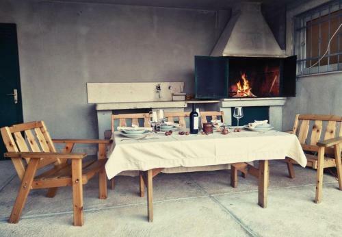 Holiday Home Tomislav-100m From Sea