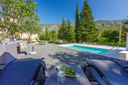 Apartamentos Emaris