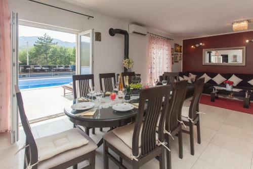 Villa Tomic