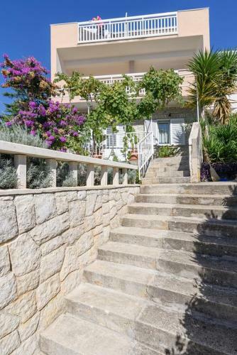 Hostal Apartments Marija 1842
