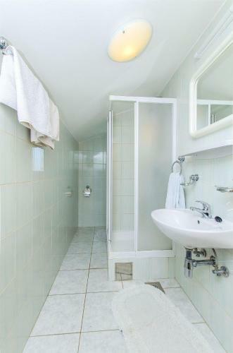 Apartments And Rooms Iva