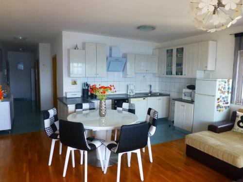 Apartamento Holiday Home 193340
