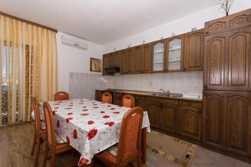 Apartment Ljube