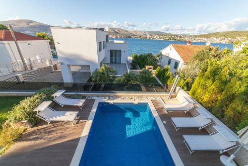 Beachfront Villa Sunce On Ciovo Island