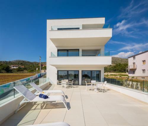 Luxury Apartments Baoti?