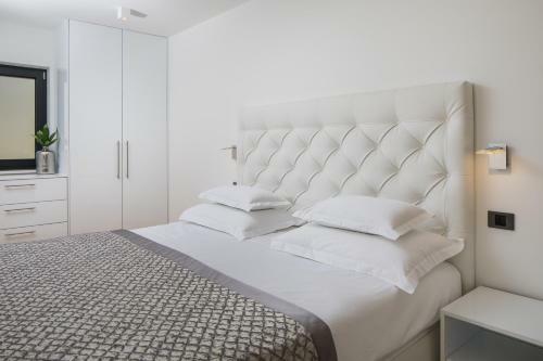 Luxury Apartments Baoti?
