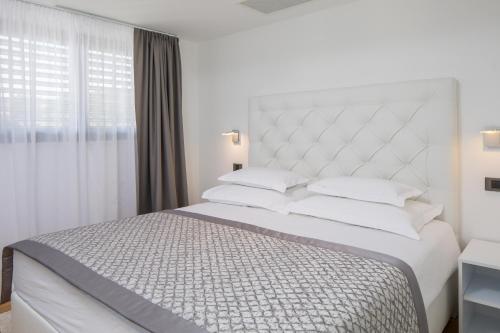 Luxury Apartments Baoti?