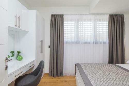 Luxury Apartments Baoti?