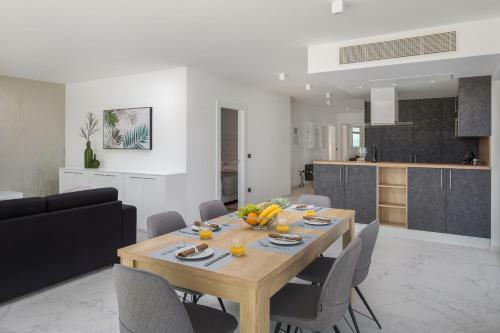 Luxury Apartments Baoti?