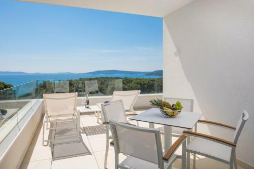 Luxury Apartments Baoti?