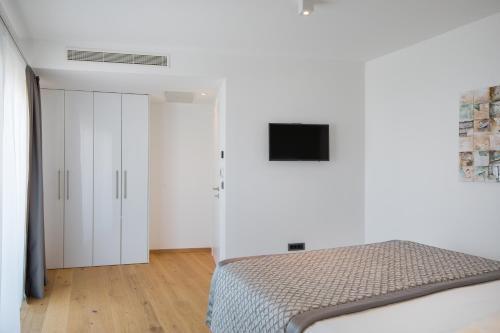 Luxury Apartments Baoti?