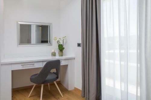 Luxury Apartments Baoti?
