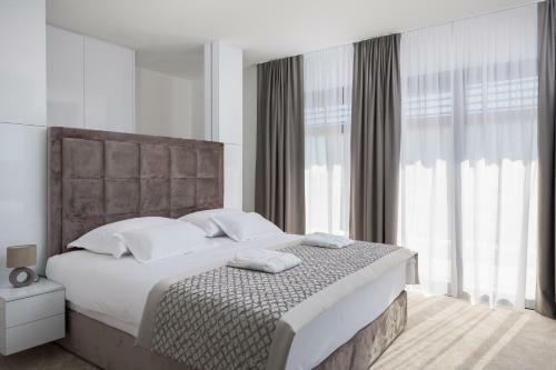 Luxury Apartments Baoti?