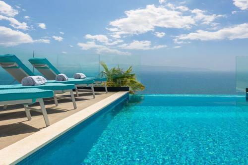 Luxury Villa Riva With Infinity Pool