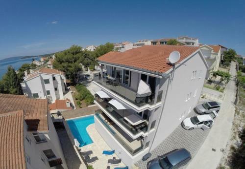 Apartment Marinela-with Pool