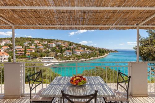 Mavarstica Villa Sleeps 14 With Air Con And Wifi