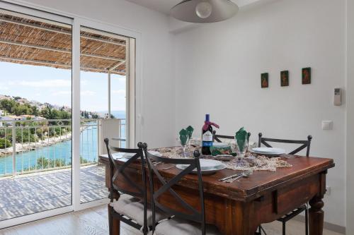Mavarstica Villa Sleeps 14 With Air Con And Wifi