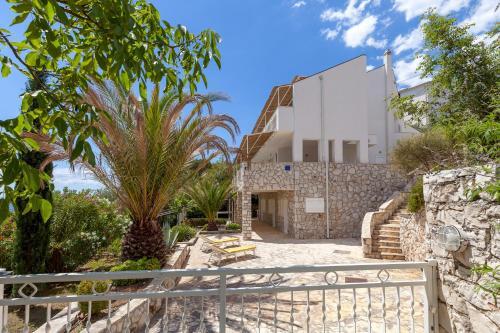 Mavarstica Villa Sleeps 14 With Air Con And Wifi