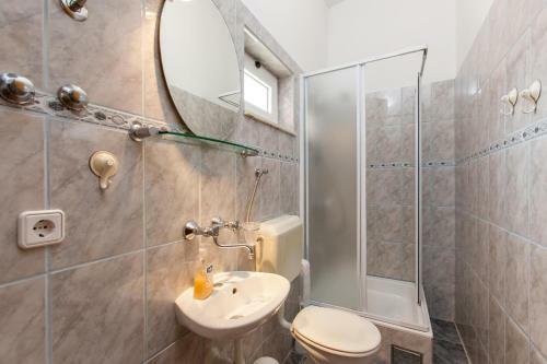 Hostal Apartments Perka