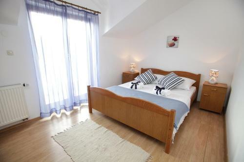 Apartments Antonia-5m From Sea