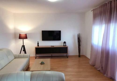 Apartments ?imun - 15m From Beach