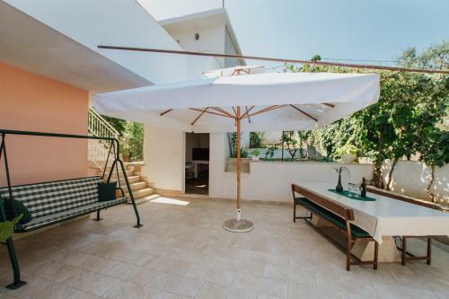 Apartments Dome-30m From Beach