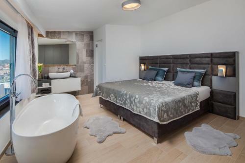 Luxury Villa Gold Pearl With Pool