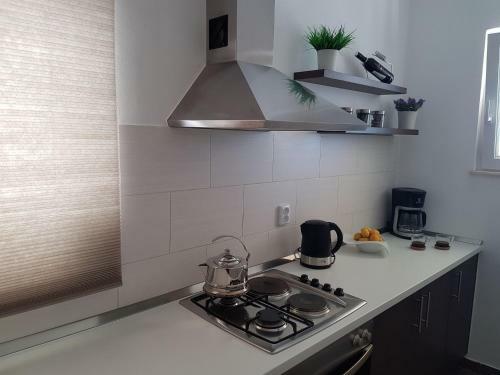 Apartment Ive - 20m From The Beach