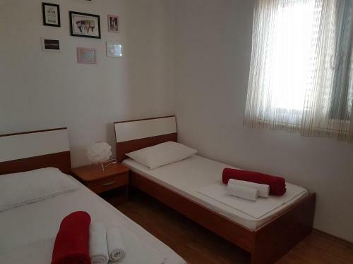 Apartment Ive - 20m From The Beach