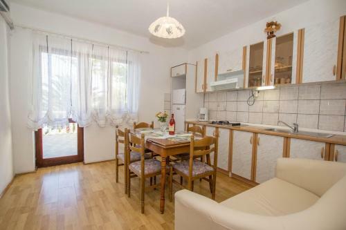 Apartments David - 20m From Beach