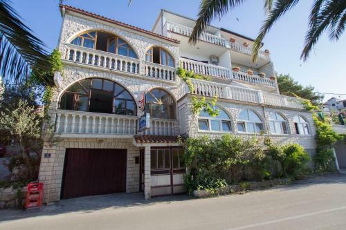 Apartments David - 20m From Beach