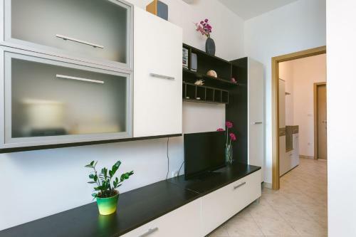 Apartments Ivica - 150m From Sea