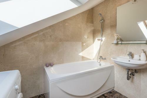 Apartments - Villa Salena With Two Pools