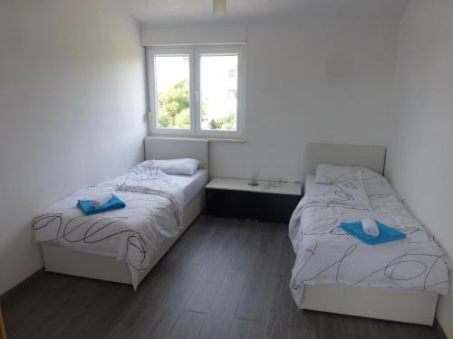 Cosy Apartment In Okrug Gornji With Pool
