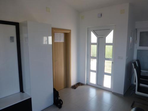 Cosy Apartment In Okrug Gornji With Pool