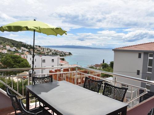 Cosy Apartment In Okrug Gornji With Pool
